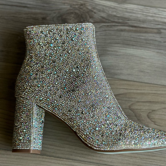 Betsy Johnson CADY Rhinestones bootie NIB - Picture 7 of 14